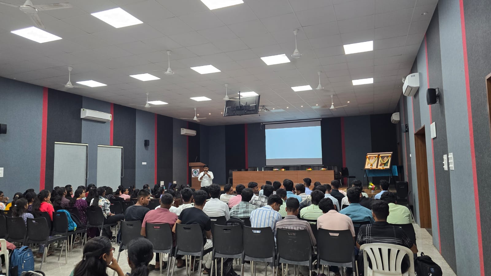 Engineering students attending an Arduino and IoT workshop at Karmaveer Bhaurao Patil College of Engineering Satara